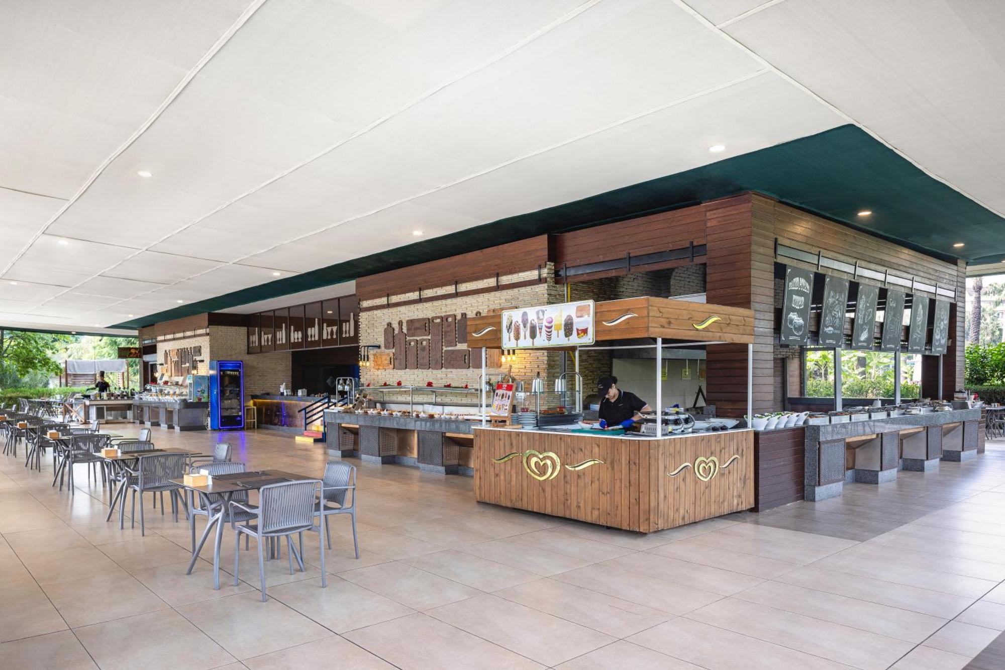 Concorde De Luxe Resort Antalya Exteriér fotografie The dining hall at the University of the Sunshine Coast