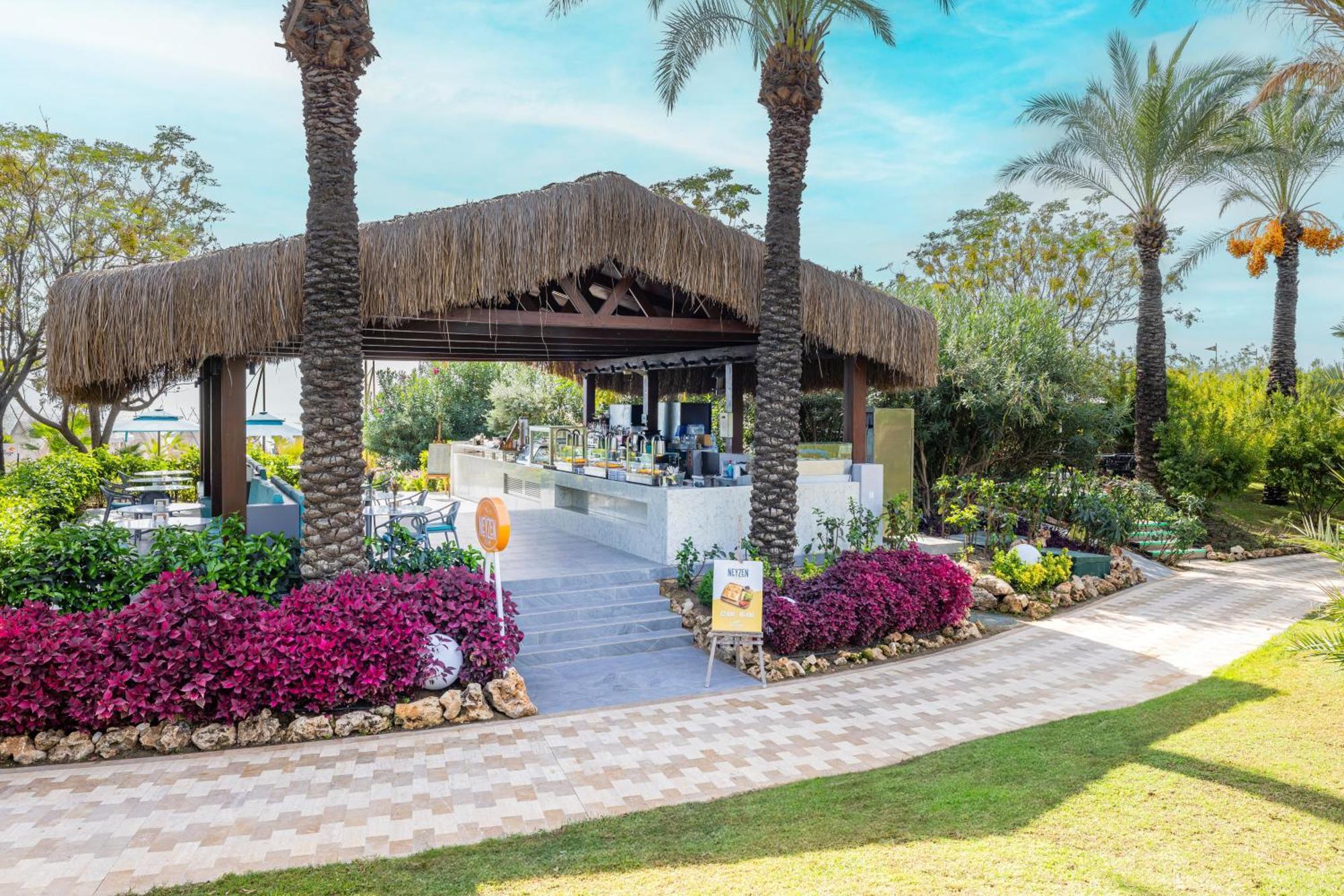 Concorde De Luxe Resort Antalya Exteriér fotografie The entrance to the resort
